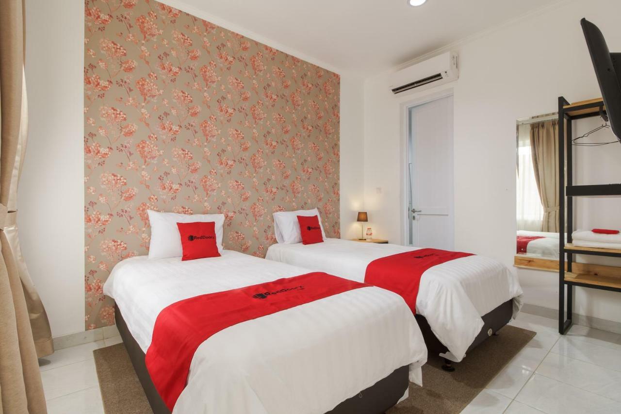 Reddoorz Plus Near Exit Toll Puncak 2 Bogor Exterior photo